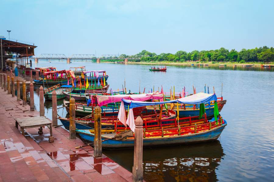 Sunrise Taj Mahal and Mathura Day Tour